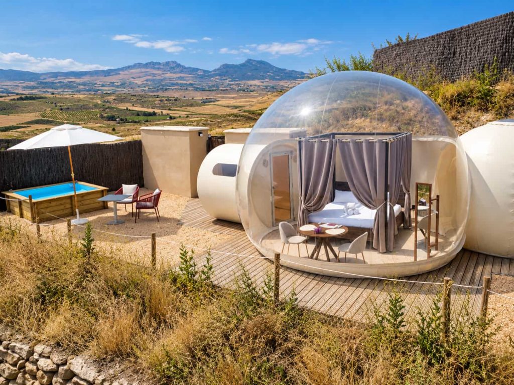 Suite-pool-verano-hotel-burbuja